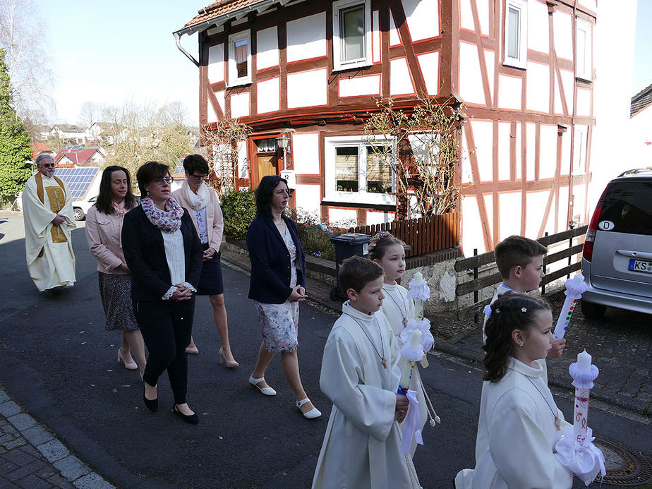 Feier der 1. Heiligen Kommunion in Sankt Crescentius (Foto: Karl-Franz Thiede)